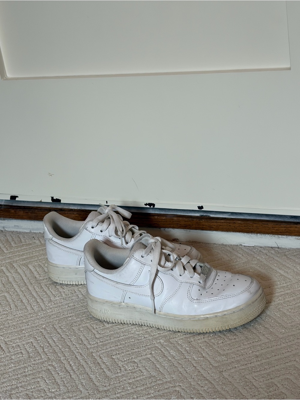 White Low-Top Air Force 1 Sneakers - Classic Lace-Up